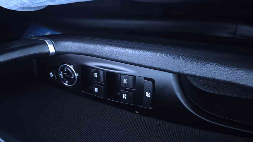 Hyundai i40 1,7crdi 100kw r.2013 - foto 9