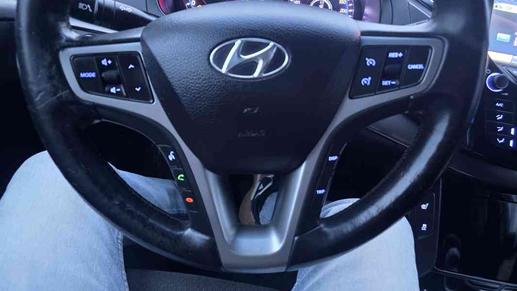 Hyundai i40 1,7crdi 100kw r.2013 - foto 8