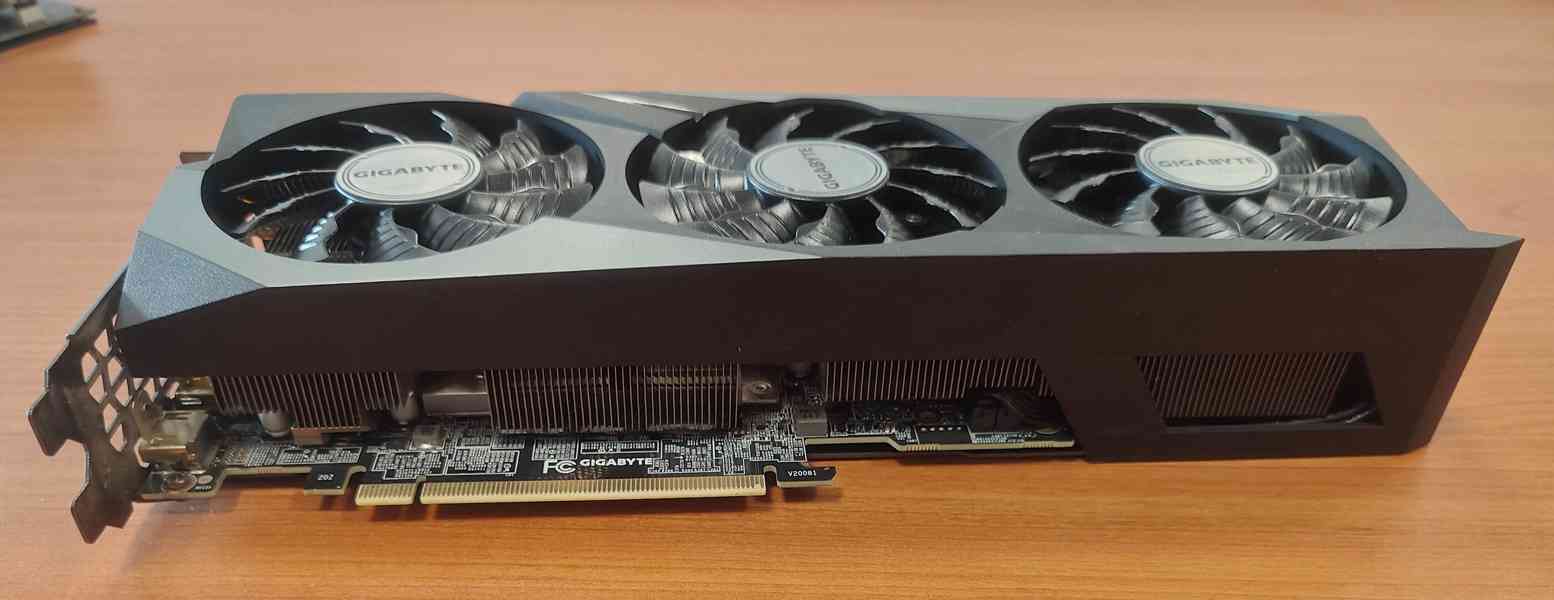 Grafická karta GIGABYTE GeForce RTX 3070 GAMING OC 8G - foto 2