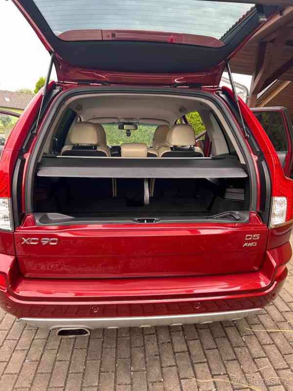 Volvo XC90 2,4   D5 AWD, 147 Kw, ČR 101700 Km - foto 19
