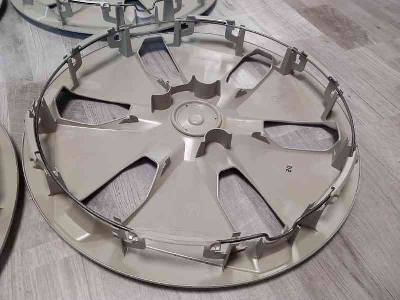 Poklice VW, 7T0 601 147, NOVE - foto 6