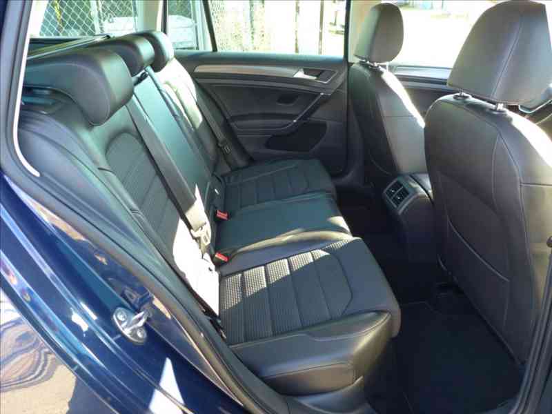 Volkswagen Golf 1,4 TSI VÝHŘEV MASÁŽ TAŽNÉ - foto 18