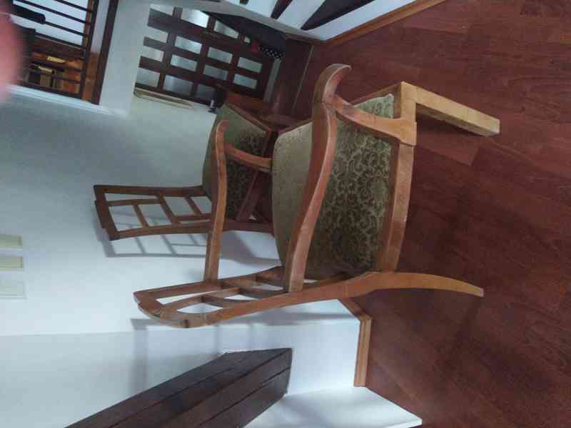 Historické křeslo a židle - foto 3