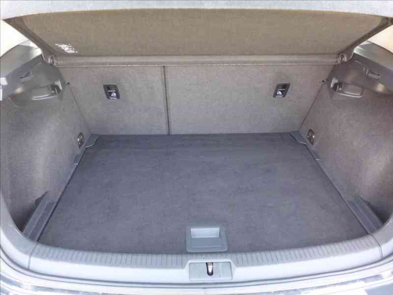 Volkswagen Golf 1,2 TSI HIGHLINE, 1.MAJITEL - foto 8
