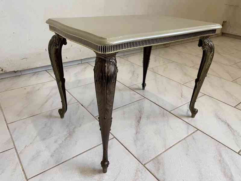 Starožitný mosazný stolek Louis XV. - foto 3