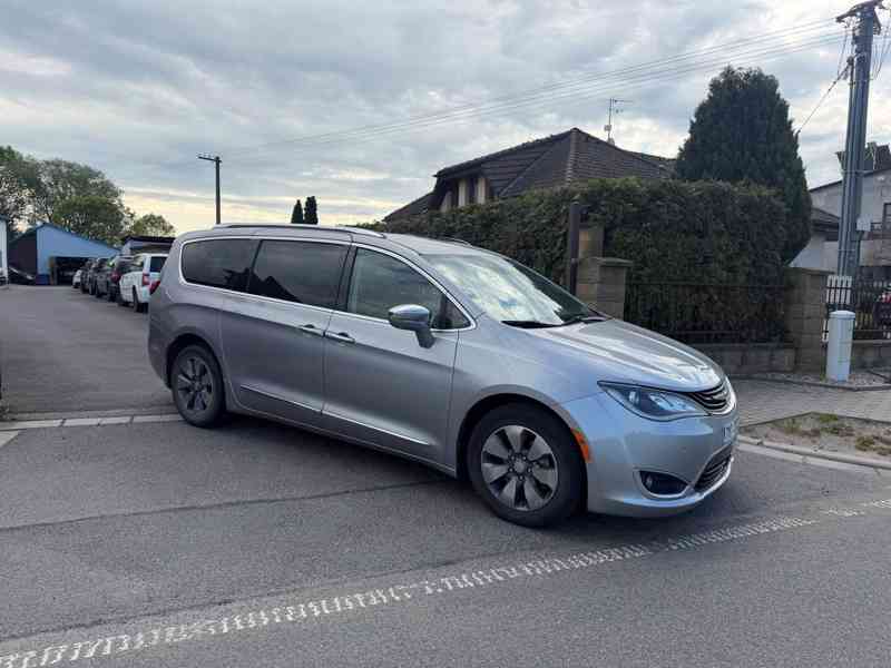Chrysler Pacifica 3,6 Hybrid Plug in Limited 2019 - foto 1