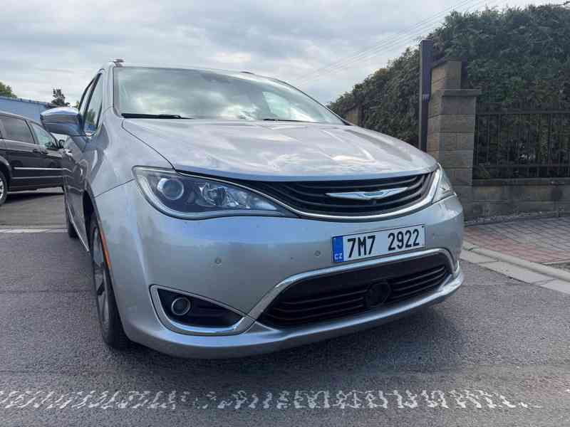 Chrysler Pacifica 3,6 Hybrid Plug in Limited 2019 - foto 6