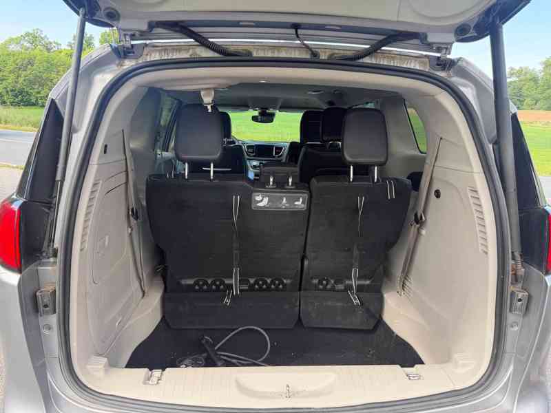 Chrysler Pacifica 3,6 Hybrid Plug in Limited 2019 - foto 7