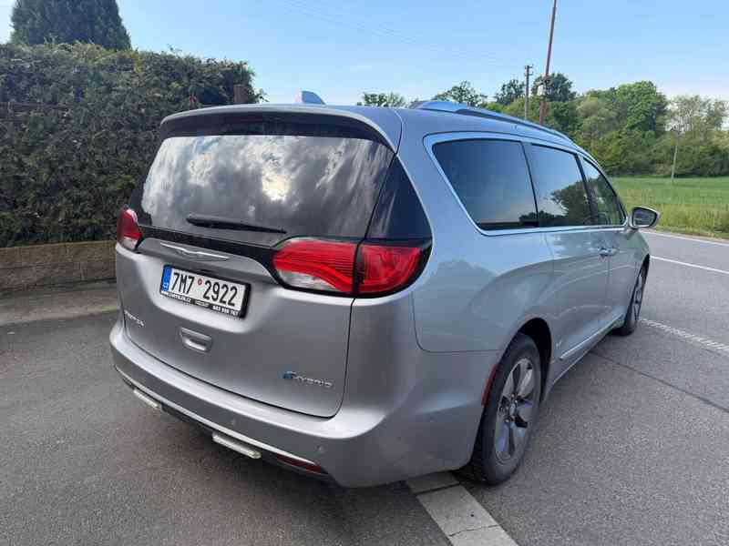 Chrysler Pacifica 3,6 Hybrid Plug in Limited 2019 - foto 4
