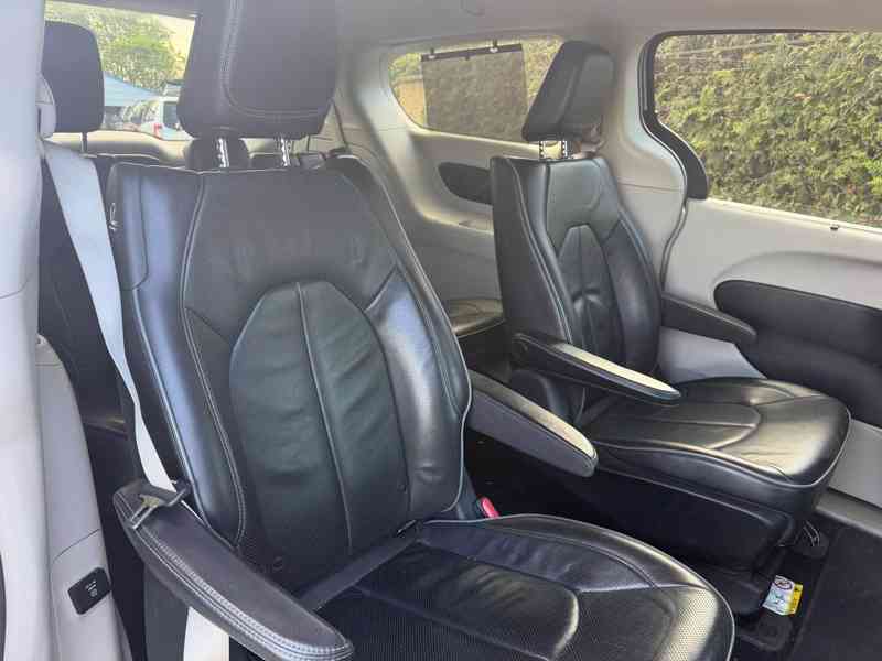 Chrysler Pacifica 3,6 Hybrid Plug in Limited 2019 - foto 11