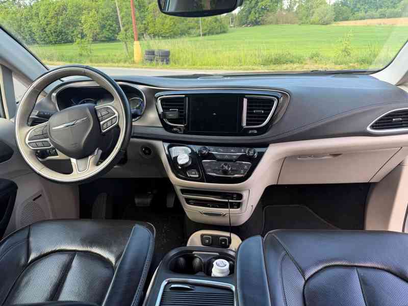 Chrysler Pacifica 3,6 Hybrid Plug in Limited 2019 - foto 14