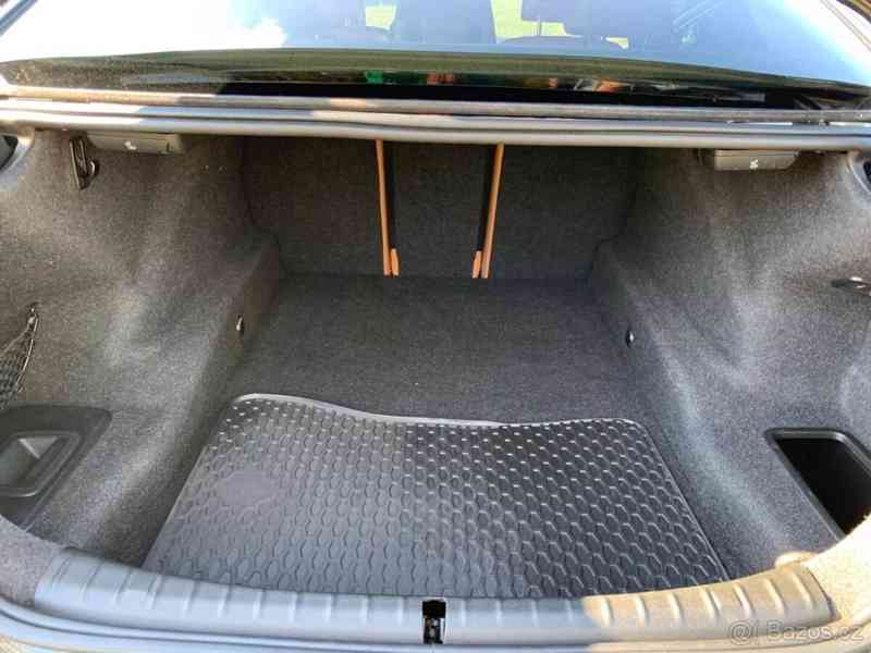 BMW Řada 5 3,0   530 xdrive - foto 12