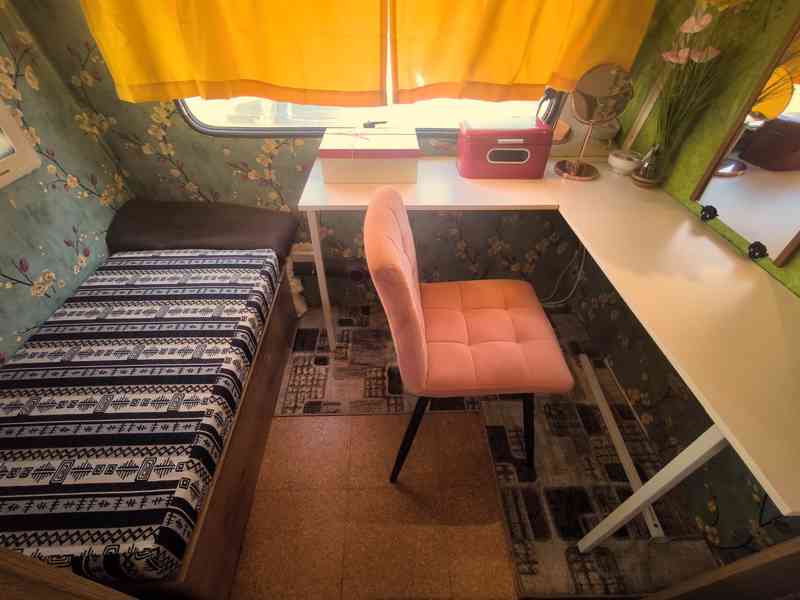 Pěkný a čistý Burstner 500 na pevné stání. Odvoz možný.  - foto 11