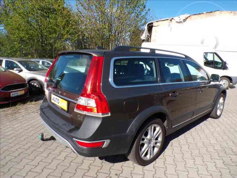 Volvo XC70 2,4 D4 AWD - foto 4