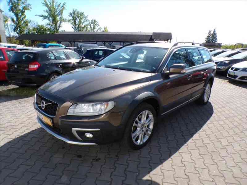 Volvo XC70 2,4 D4 AWD - foto 2