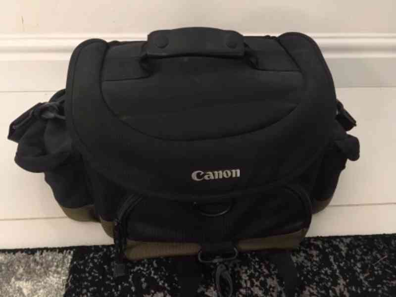 Canon LEGRIA HF200+stativ+taška, bez baterie (nová 450Kč) - foto 4