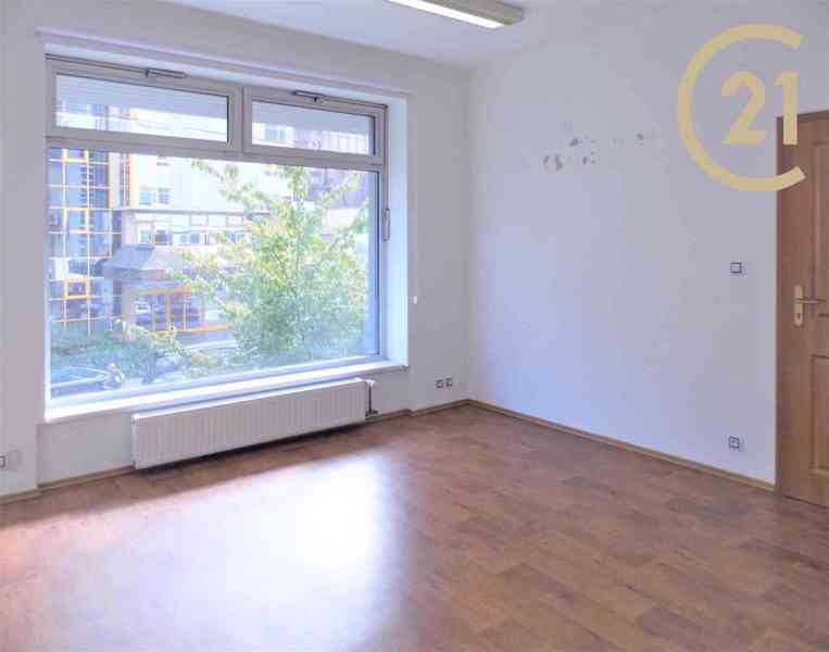 Pronájem bytu 2+1 70m2, ul. Zarámí - Zlín - foto 2