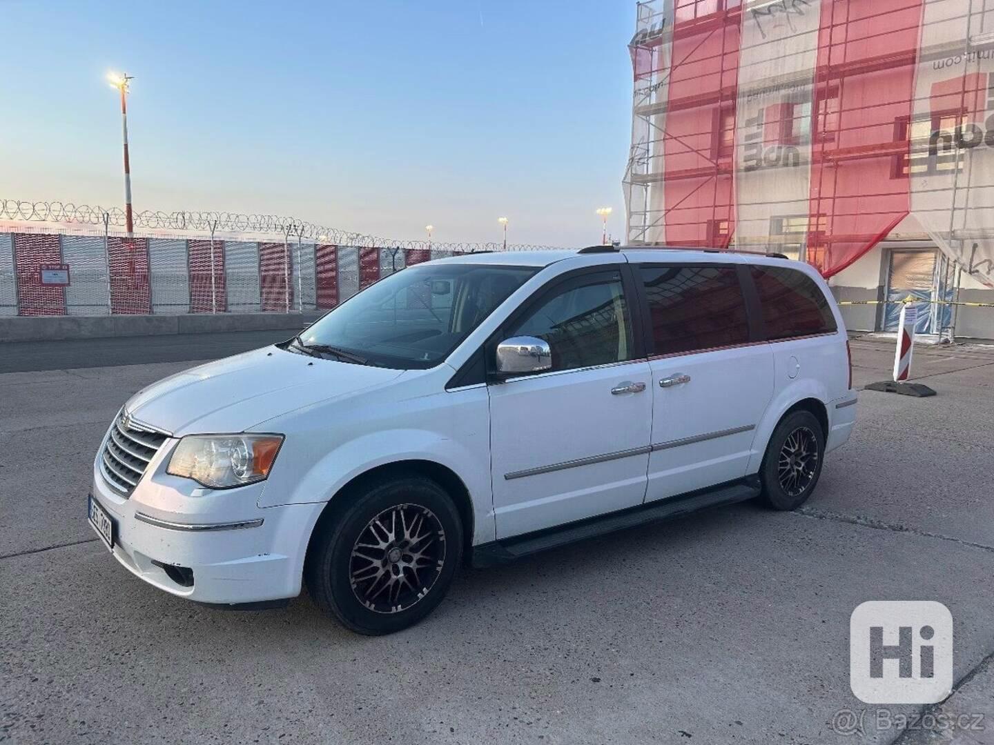 Chrysler Grand Voyager 3,8 - foto 1