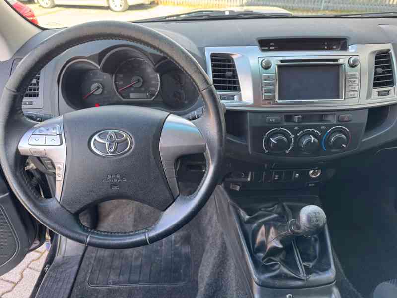 Toyota Hilux Double Cab 2.5D4D 106kw - foto 8