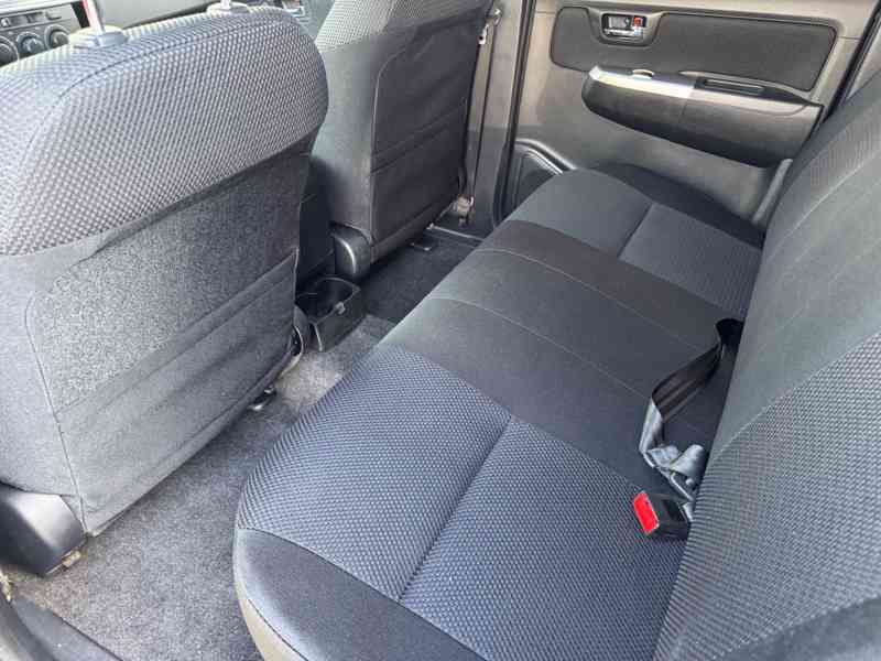 Toyota Hilux Double Cab 2.5D4D 106kw - foto 12