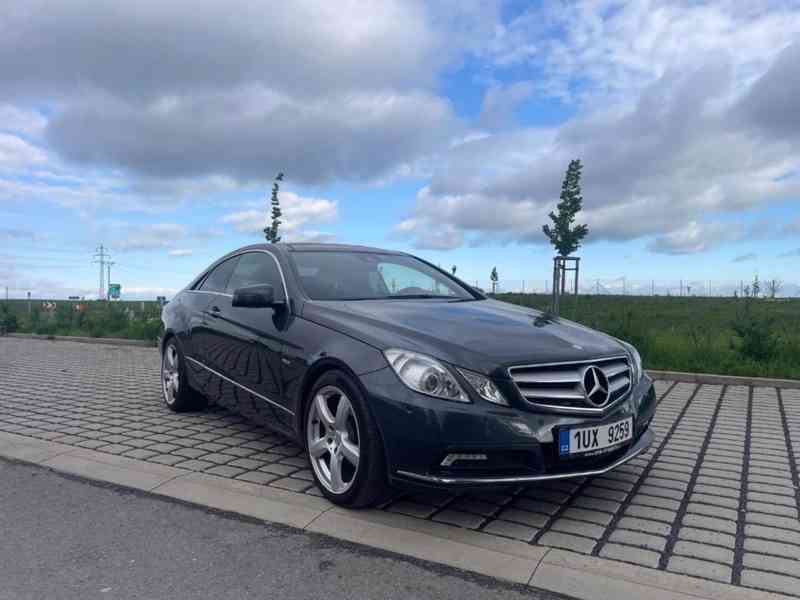 MERCEDES E220CDi - foto 18