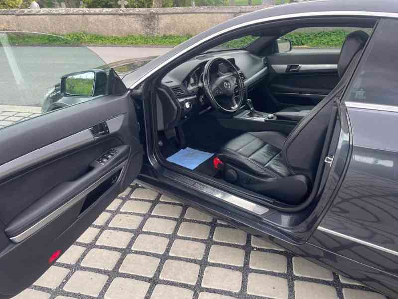 MERCEDES E220CDi - foto 5