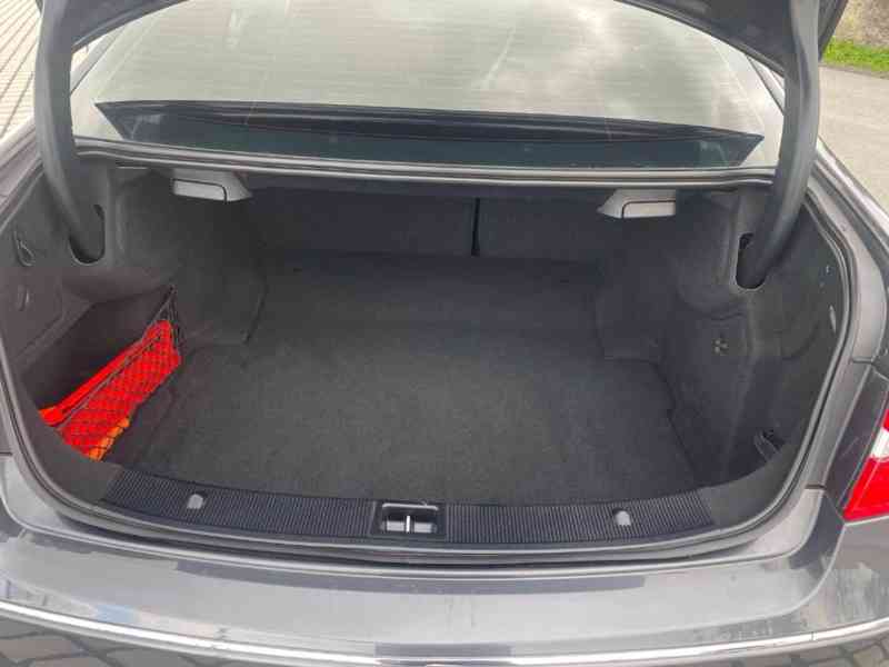 MERCEDES E220CDi - foto 8