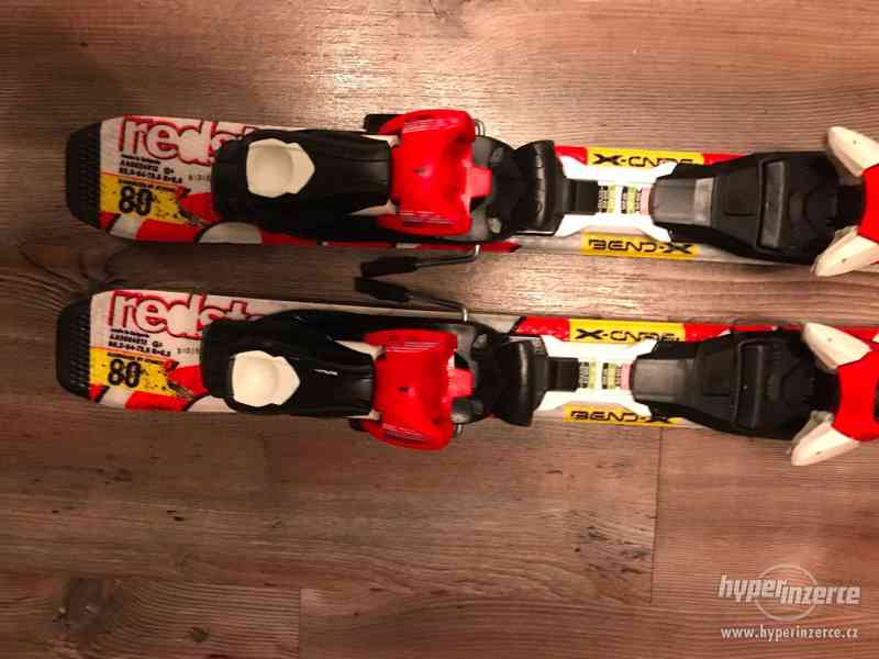 Prodám pěkné dětské lyže ATOMIC Redster 80cm délka - foto 2