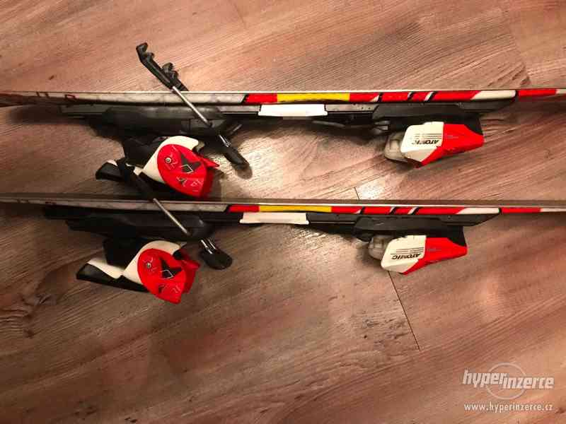 Prodám pěkné dětské lyže ATOMIC Redster 80cm délka - foto 4