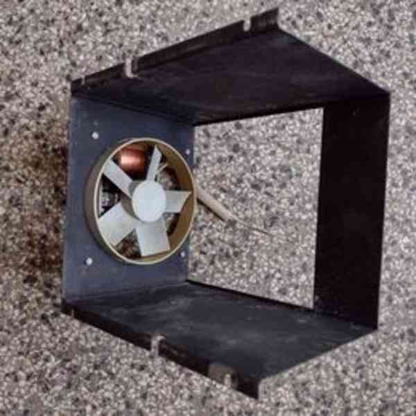 Ventilátor v kovovém krytu - foto 2