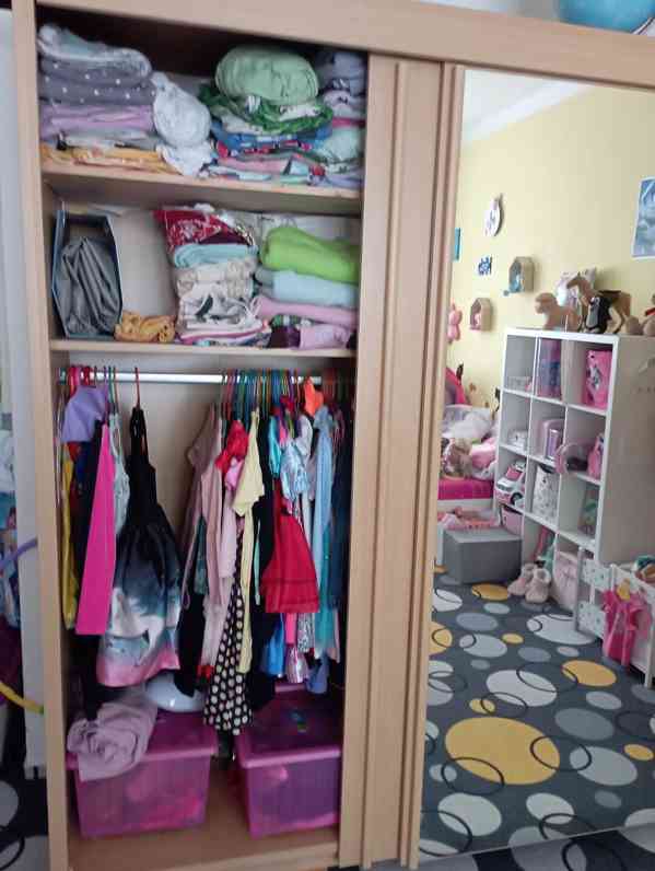 Dubová šatní skříň - foto 6