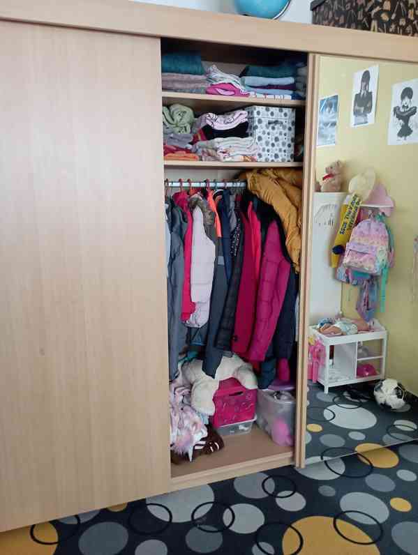 Dubová šatní skříň - foto 5