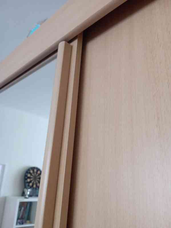 Dubová šatní skříň - foto 9