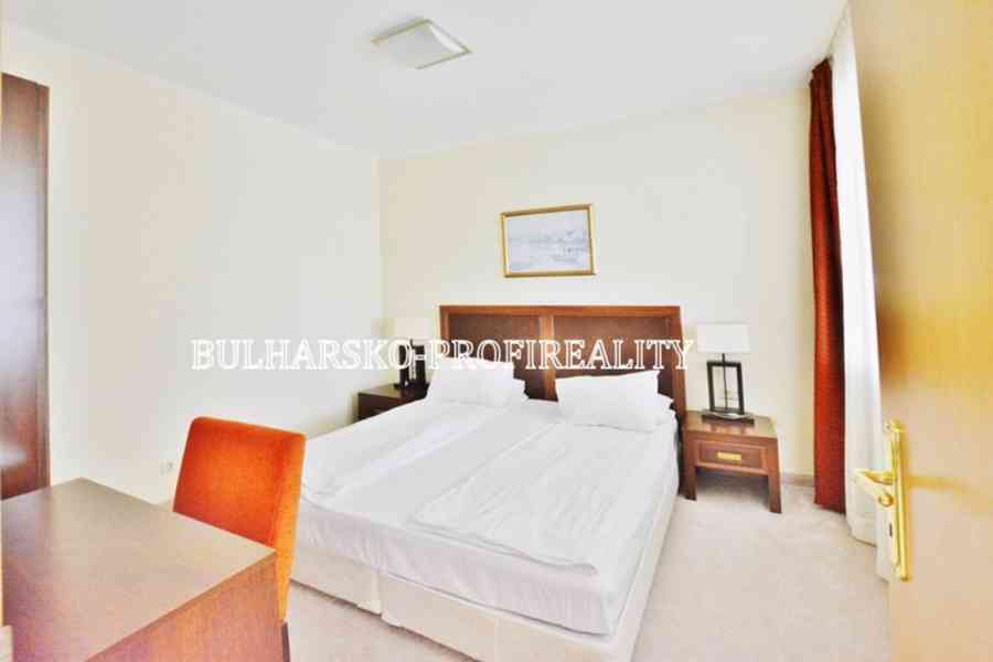 Luxusní apartmán 2+kk (68 m²) v první linii s bočním výhlede - foto 10