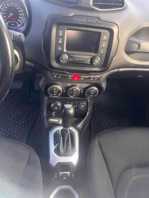 Jeep Renegade 1,4   TMair 170k 4x4 ATX limited - foto 11