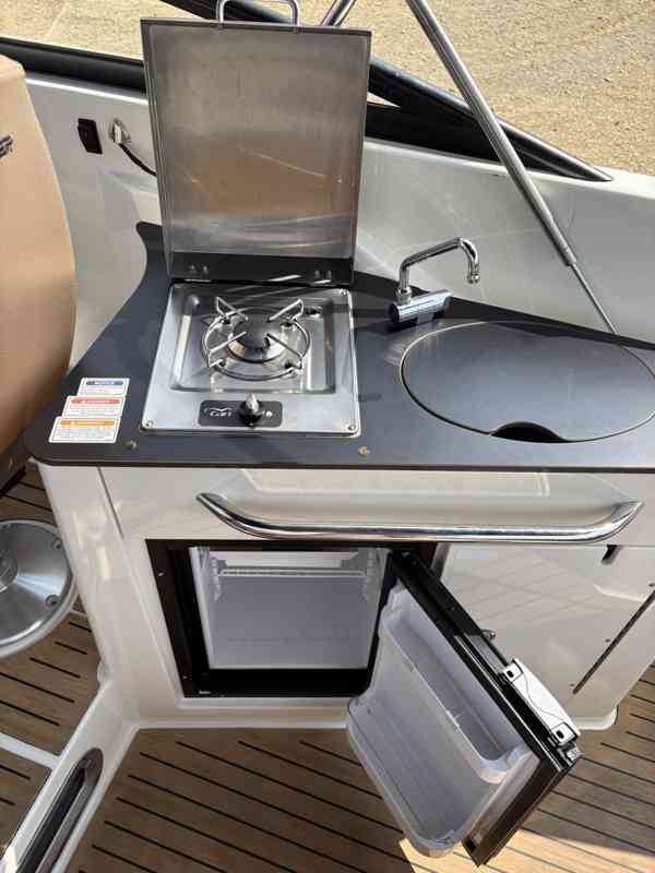 Loď QUICKSILVER ACTIVE 805 CRUISER + Mercury F 300 V8 Verado - foto 8