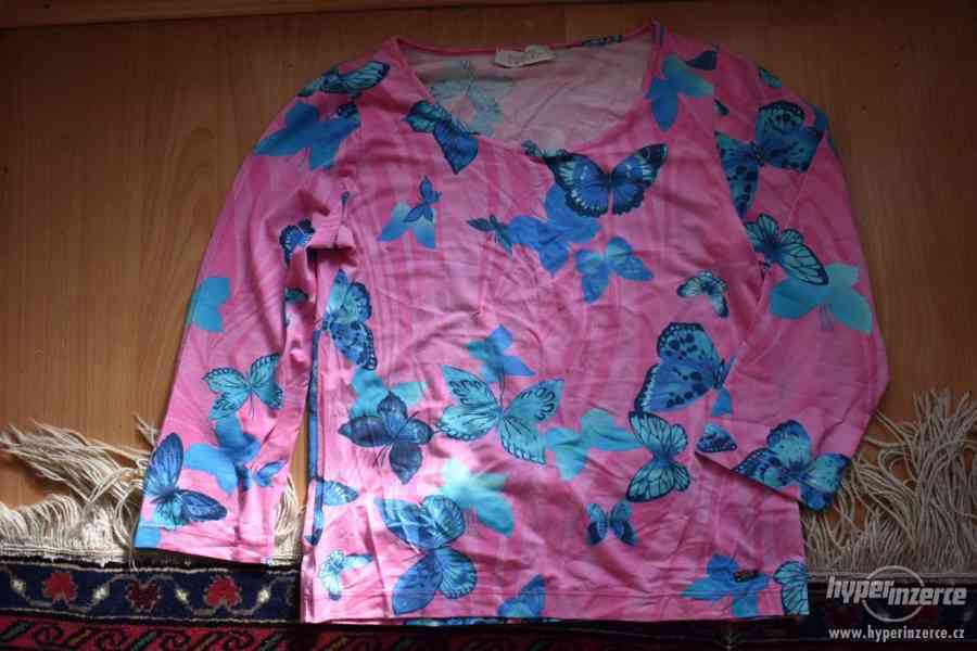 Růžové triko Růžové triko s modrými motýli. Made in Italy. n - foto 1
