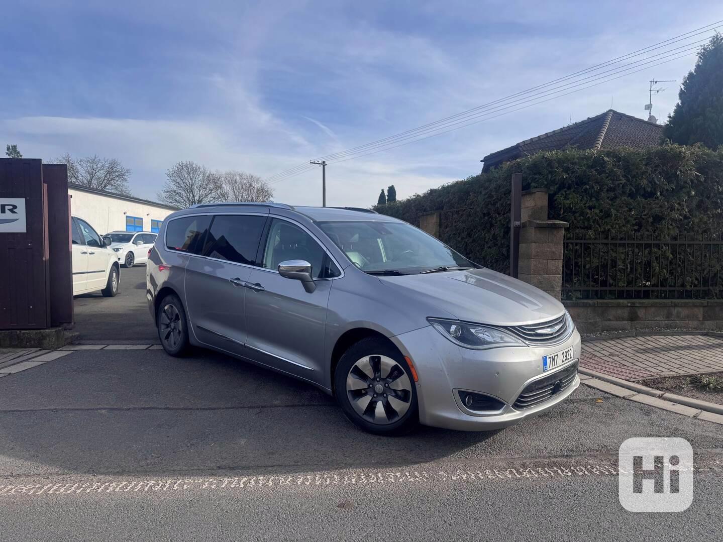Chrysler Pacifica 3,6 Hybrid Radar Limited DVD 2019 - foto 1