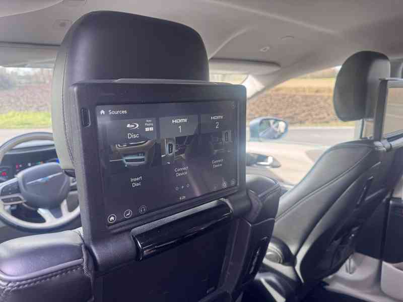 Chrysler Pacifica 3,6 Hybrid Radar Limited DVD 2019 - foto 16