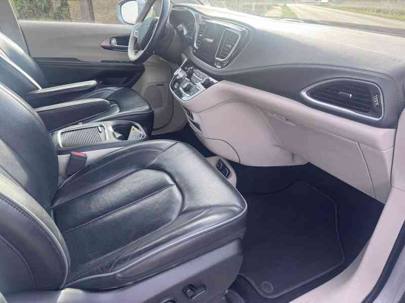 Chrysler Pacifica 3,6 Hybrid Radar Limited DVD 2019 - foto 14