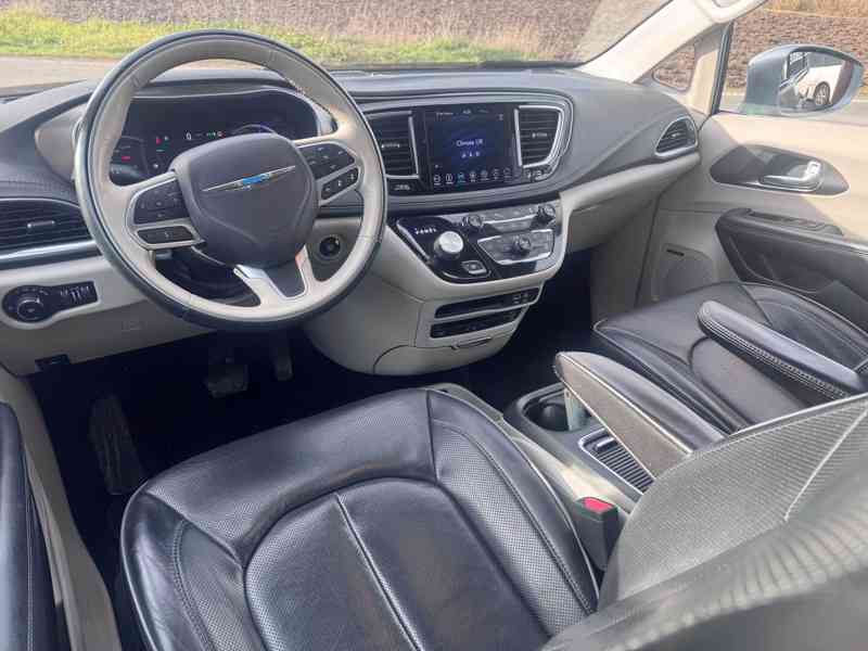 Chrysler Pacifica 3,6 Hybrid Radar Limited DVD 2019 - foto 17
