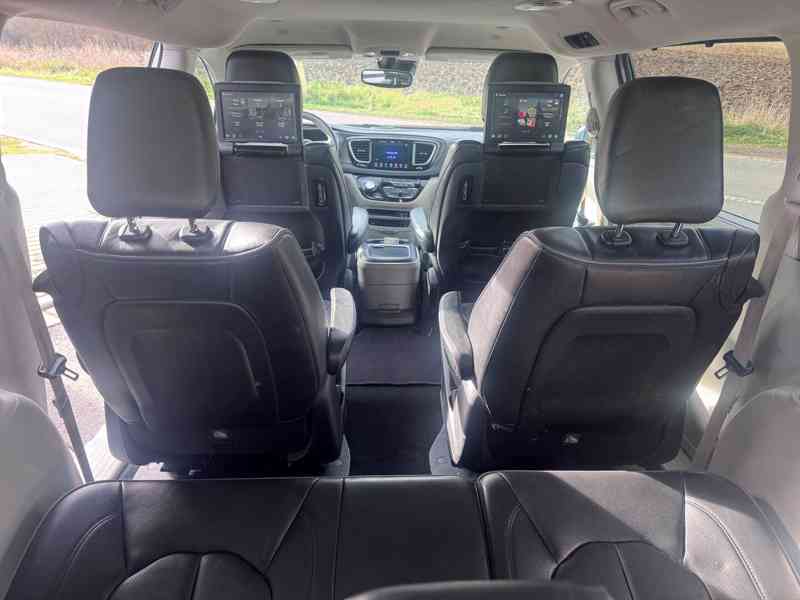 Chrysler Pacifica 3,6 Hybrid Radar Limited DVD 2019 - foto 8