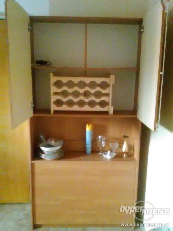 Skříň s peřiňákem - foto 1