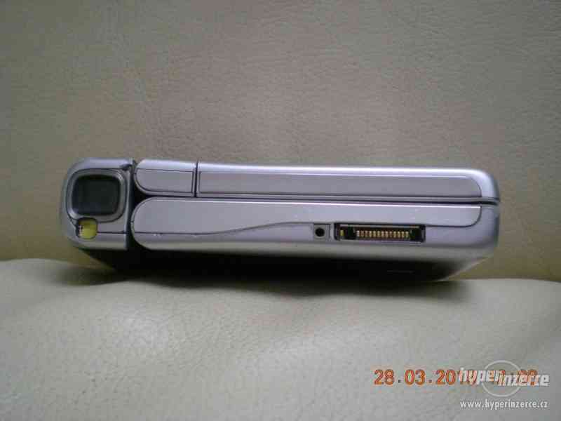 Nokia N90 - historické telefony z r.2005 od ceny 950,-Kč - foto 8