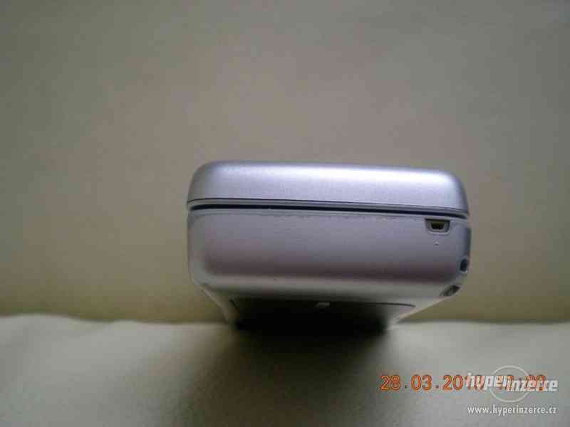 Nokia N90 - historické telefony z r.2005 od ceny 950,-Kč - foto 11