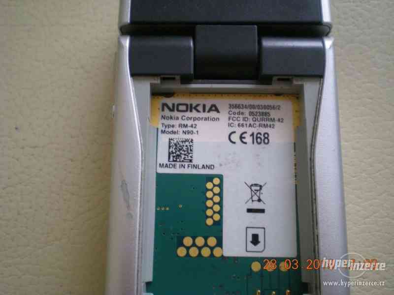 Nokia N90 - historické telefony z r.2005 od ceny 950,-Kč - foto 14
