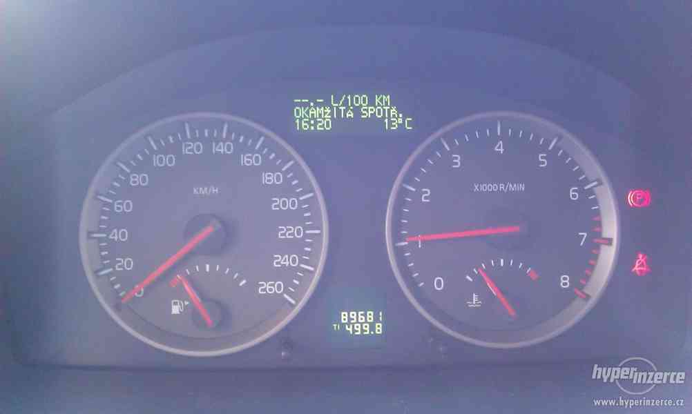 Volvo S40, 1.8 benzín, vyrobeno.2005 - foto 7