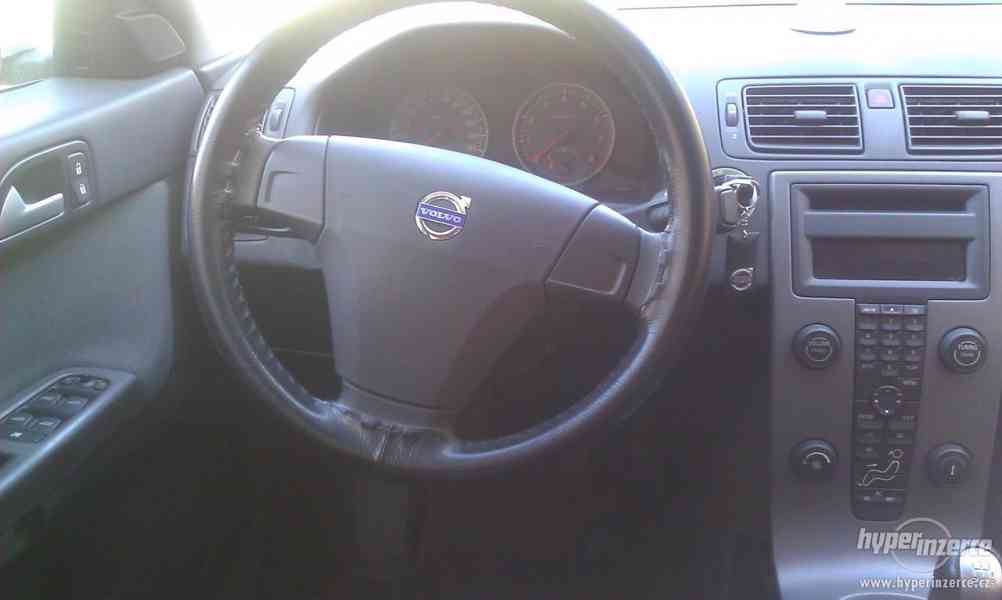 Volvo S40, 1.8 benzín, vyrobeno.2005 - foto 8