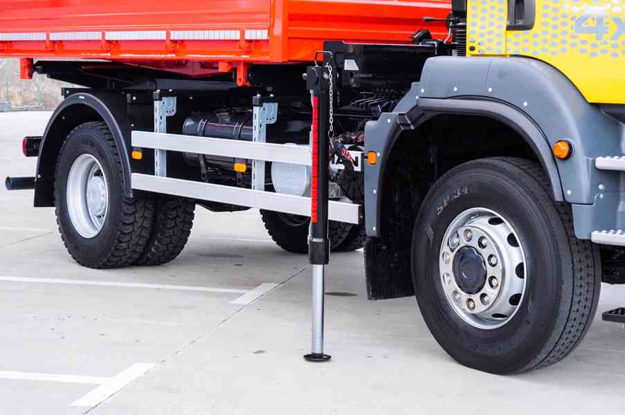 MAN TGA 18.280 4X4 TŘÍSTRANNÝ SKLÁPĚČ + HYDR. RUKA - EURO4 - foto 89