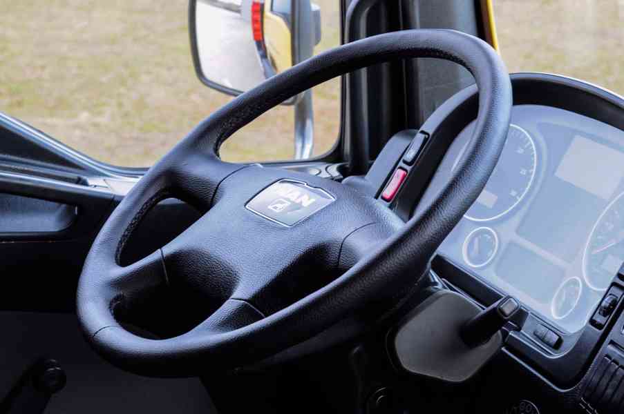 MAN TGA 18.280 4X4 TŘÍSTRANNÝ SKLÁPĚČ + HYDR. RUKA - EURO4 - foto 40